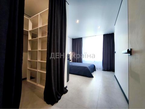 квартира за адресою Причальна вул., 12