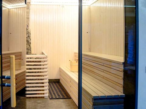 комерційна за адресою урочище Прелуки вул., 629