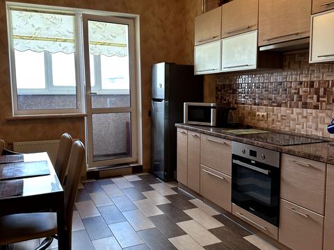 квартира за адресою Героїв полку "Азов" вул. (Маршала Малиновського), 8