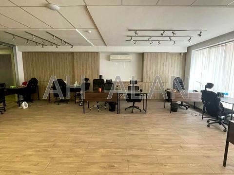 комерційна за адресою Ділова вул. (Димитрова), 2-Б