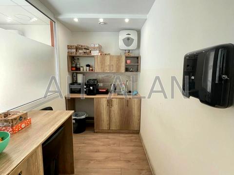 комерційна за адресою Ділова вул. (Димитрова), 2-Б