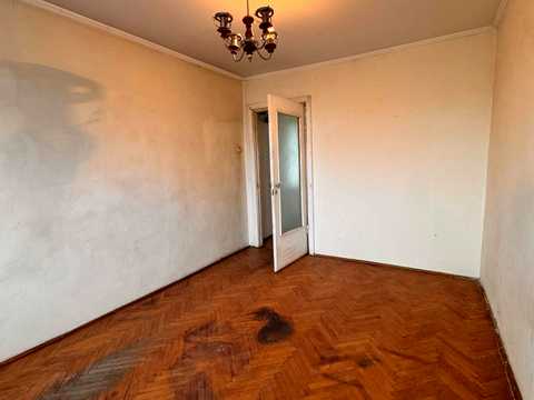 квартира за адресою Тролейбусна вул., 12