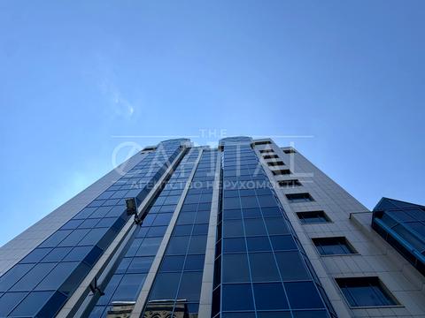 комерційна за адресою Шовковична вул., 42/44