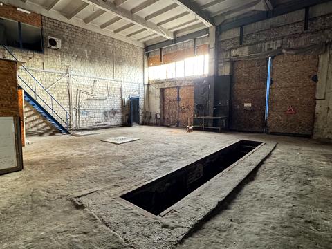 комерційна за адресою Приколійна вул., 21