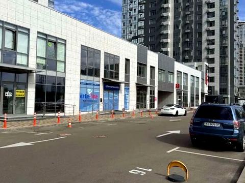 паркомісце за адресою Трускавецька вул., 10-Г