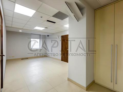 комерційна за адресою Велика Васильківська вул. (Червоноармійська), 57