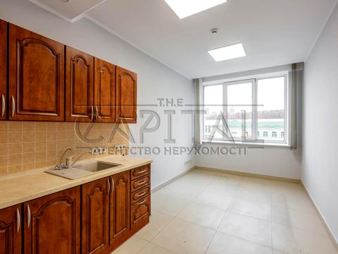 комерційна за адресою Велика Васильківська вул. (Червоноармійська), 57