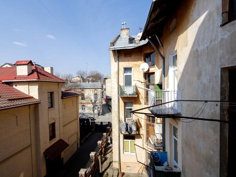 квартира за адресою Братів Міхновських вул. (Московська), 33