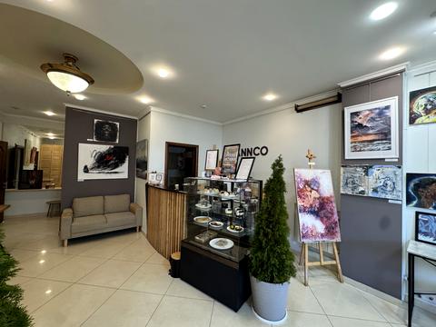 коммерческая по адресу Вячеслава Черновола ул., 2