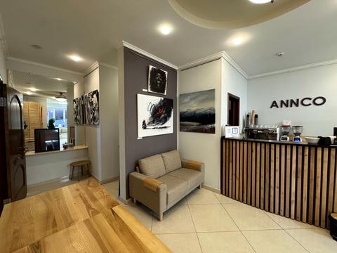 коммерческая по адресу Вячеслава Черновола ул., 2