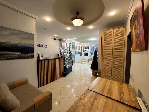 коммерческая по адресу Вячеслава Черновола ул., 2