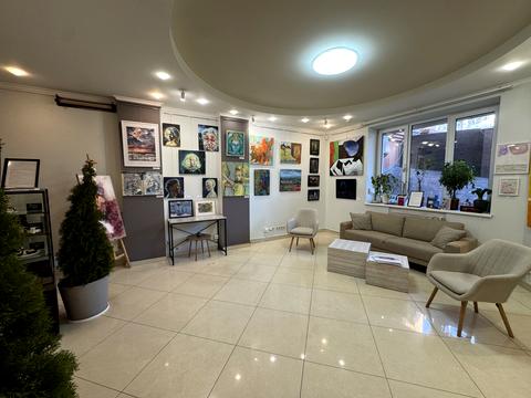 коммерческая по адресу Вячеслава Черновола ул., 2