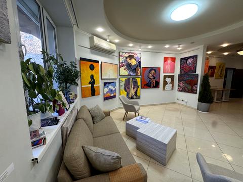 коммерческая по адресу Вячеслава Черновола ул., 2