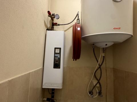 коммерческая по адресу Вячеслава Черновола ул., 2