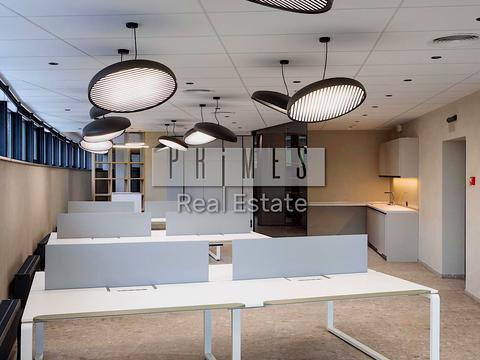 комерційна за адресою Євгена Коновальця вул. (Щорса), 86