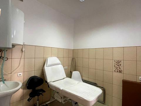 комерційна за адресою Героїв УПА вул., 12