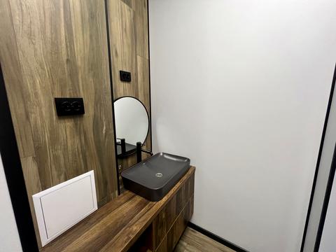 комерційна за адресою І. Богуна вул., 27-В