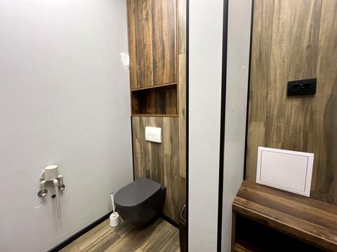 комерційна за адресою І. Богуна вул., 27-В