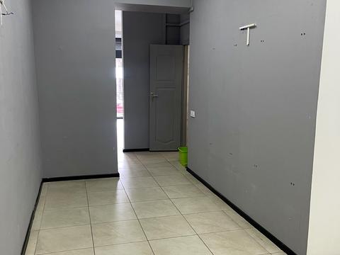 комерційна за адресою Межигірська вул., 56