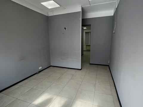 комерційна за адресою Межигірська вул., 56