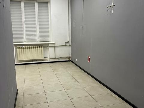 комерційна за адресою Межигірська вул., 56