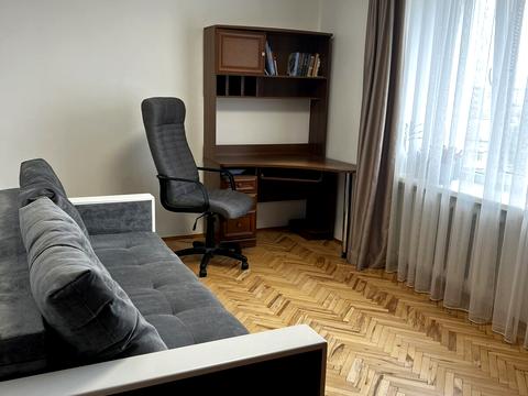 квартира за адресою Гната Хоткевича вул., 44а