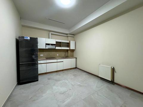 комерційна за адресою Нагірна вул., 4