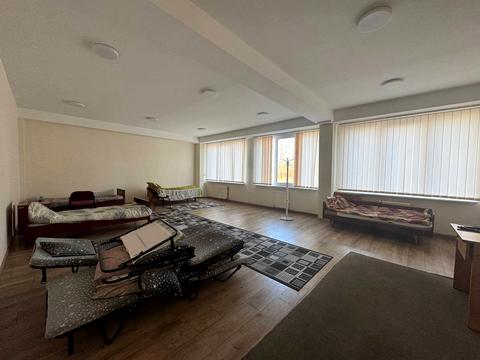 комерційна за адресою Нагірна вул., 4