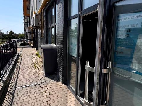 коммерческая по адресу Трамвайная ул. (Революционная), 3