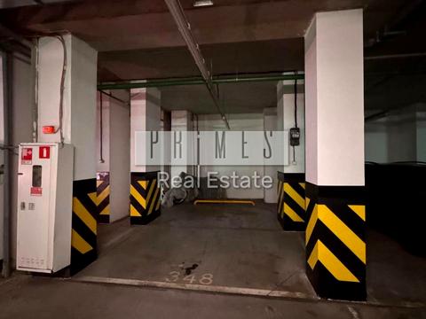 паркомісце за адресою Болсуновська вул. (Сергія Струтинського), 2