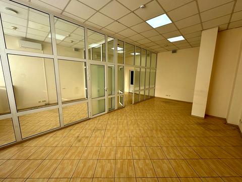 комерційна за адресою Ґарета Джонса вул. (Сім'ї Хохлових), 15