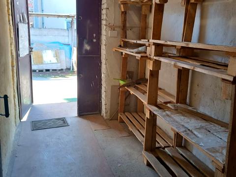 комерційна за адресою Збаразька вул., 18