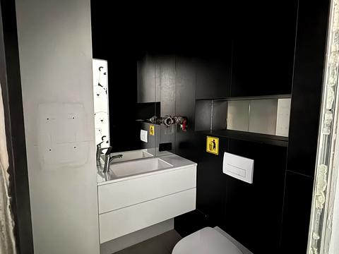 комерційна за адресою Антоновича вул. (Горького), 122