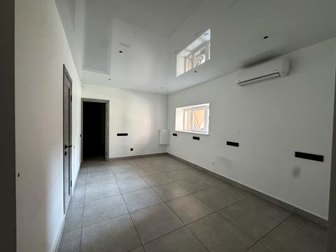 комерційна за адресою Антоновича вул. (Горького), 122