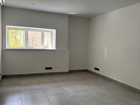 комерційна за адресою Антоновича вул. (Горького), 122