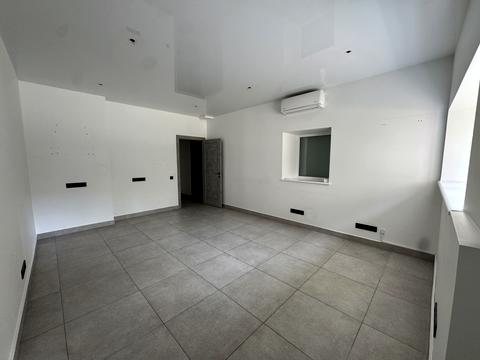 комерційна за адресою Антоновича вул. (Горького), 122