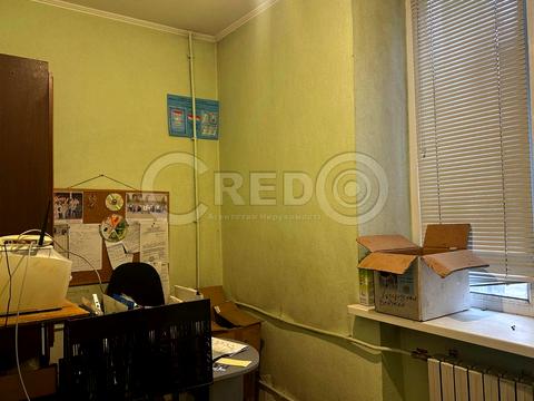 комерційна за адресою Володимира Великого пл. (Олександра Поля), 3