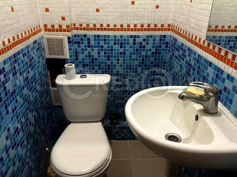 комерційна за адресою Володимира Великого пл. (Олександра Поля), 3