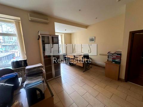 комерційна за адресою Олександра Кониського вул., 80