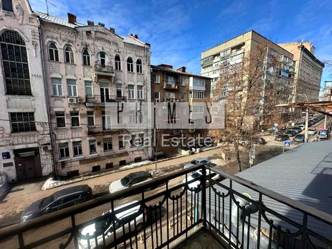 комерційна за адресою Олександра Кониського вул., 80