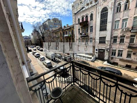 комерційна за адресою Олександра Кониського вул., 80