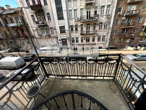 комерційна за адресою Олександра Кониського вул., 80