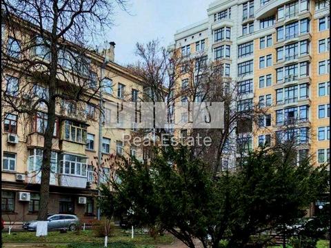 комерційна за адресою Михайла Грушевського вул., 9