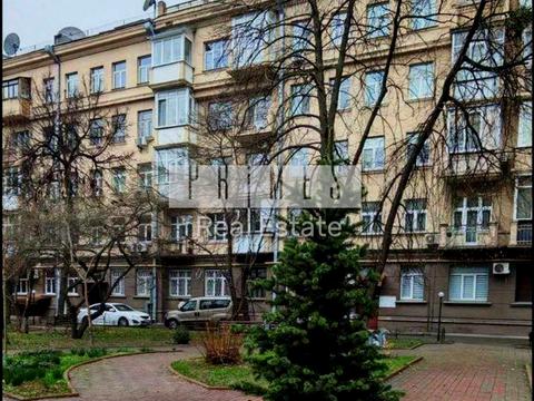 комерційна за адресою Михайла Грушевського вул., 9