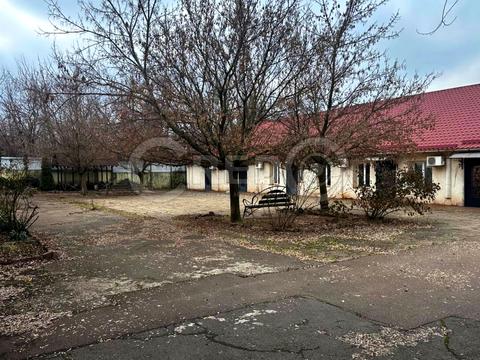 комерційна за адресою Каштанів вул., 14а