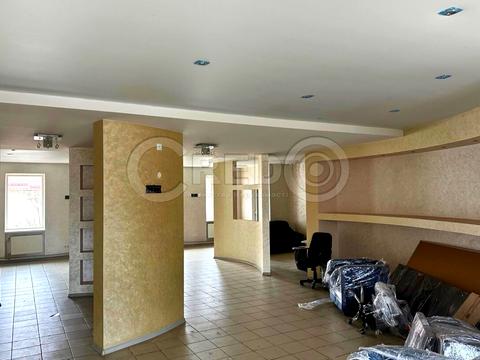 комерційна за адресою Каштанів вул., 14а