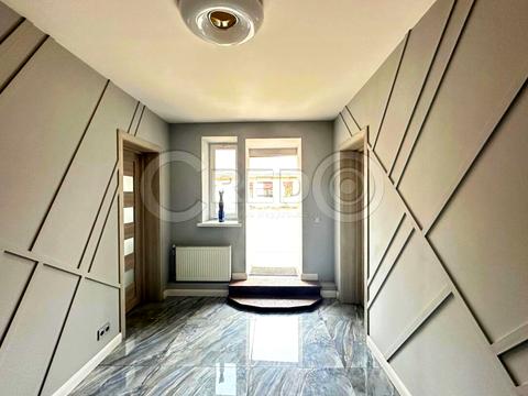 комерційна за адресою Каштанів вул., 14а