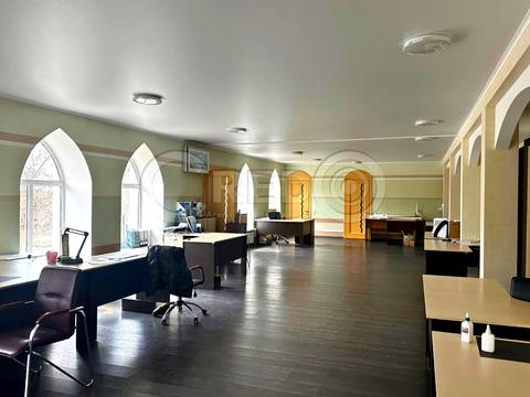 комерційна за адресою Каштанів вул., 14а