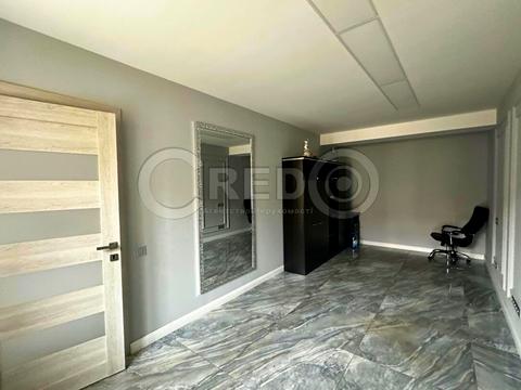 комерційна за адресою Каштанів вул., 14а