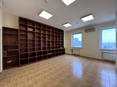 комерційна за адресою Ґарета Джонса вул. (Сім'ї Хохлових), 15